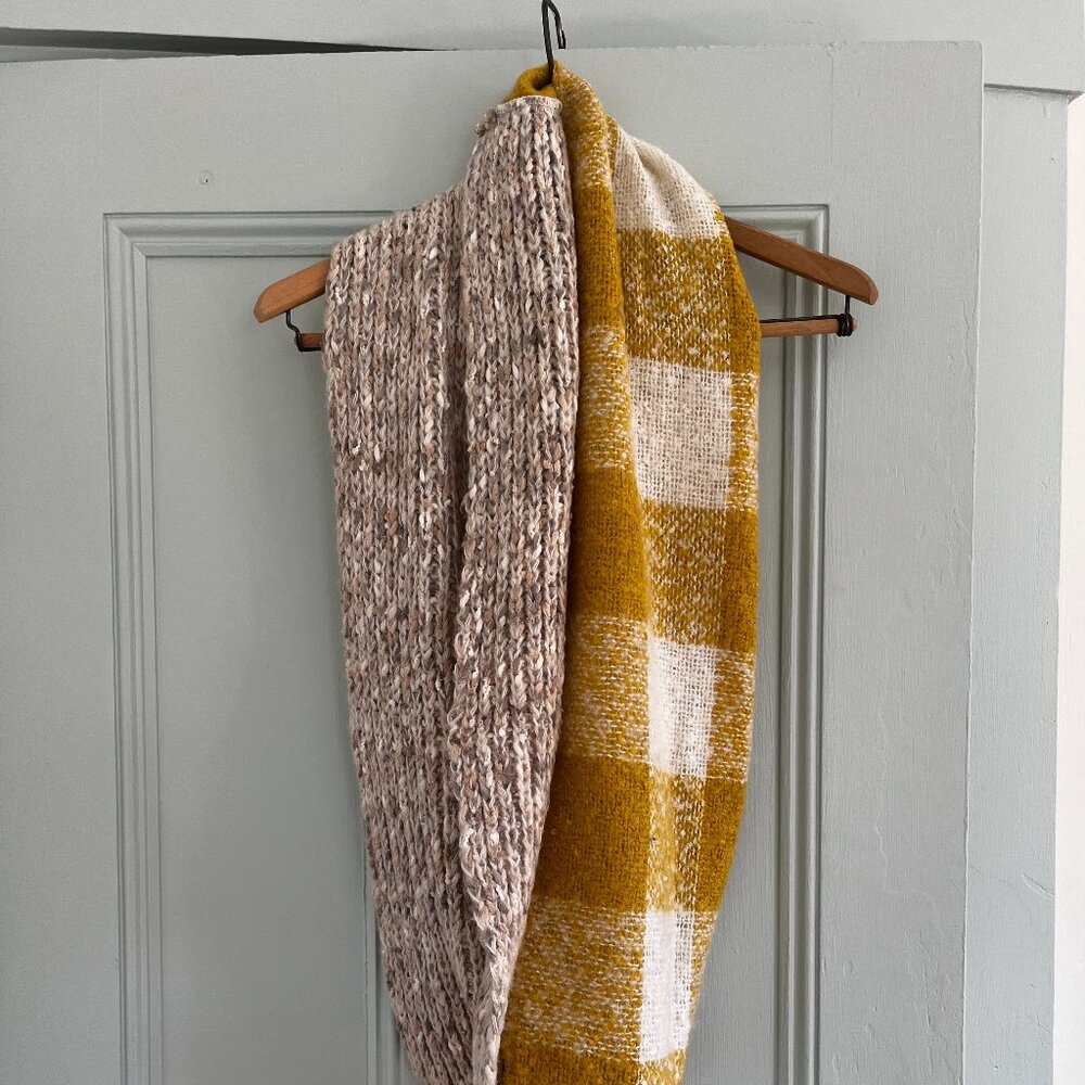 Yellow-checked infinity scarf